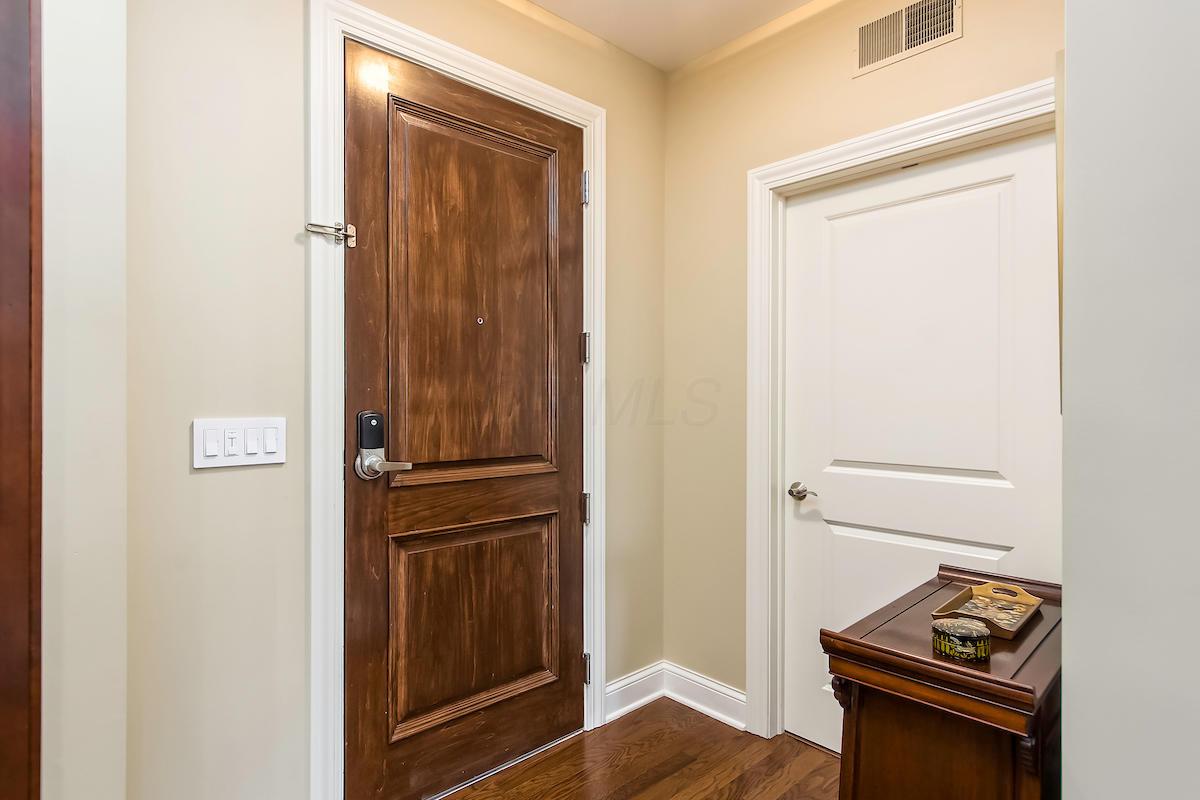 3175 Tremont Road, Unit 413 Columbus, OH 43221 - Photo 7 of 38
