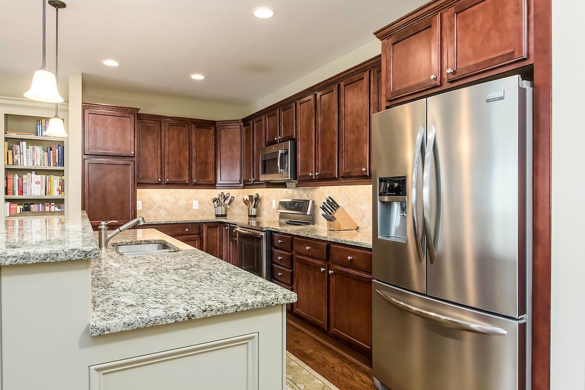 3175 Tremont Road, Unit 413 Columbus, OH 43221 - Photo 9 of 38