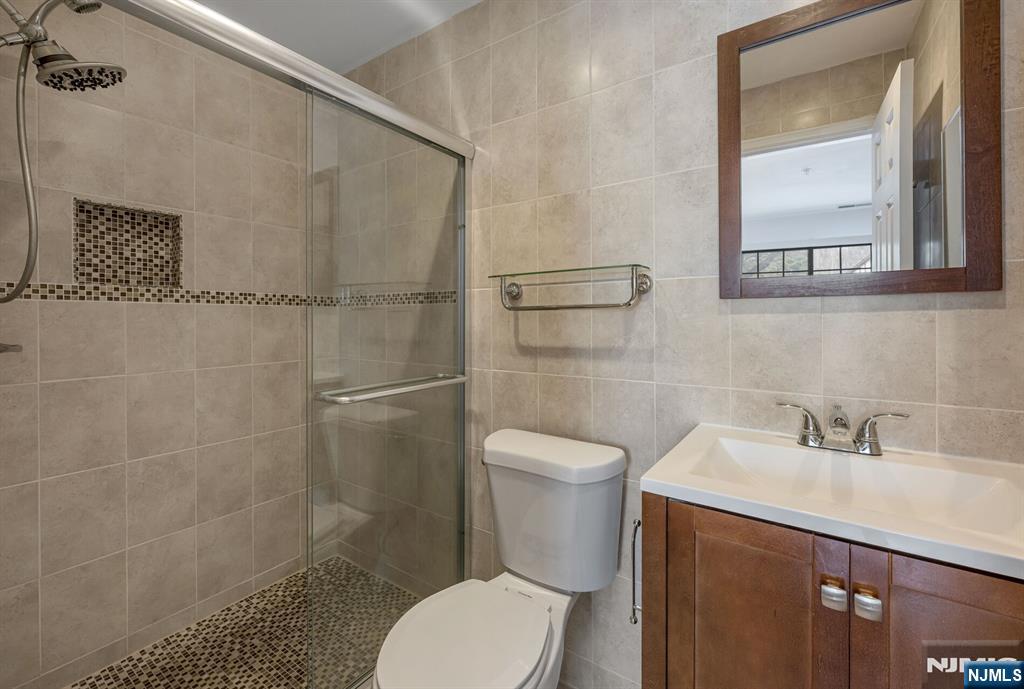 707 Thoreau Court Mahwah, NJ 07430 - Photo 9 of 16