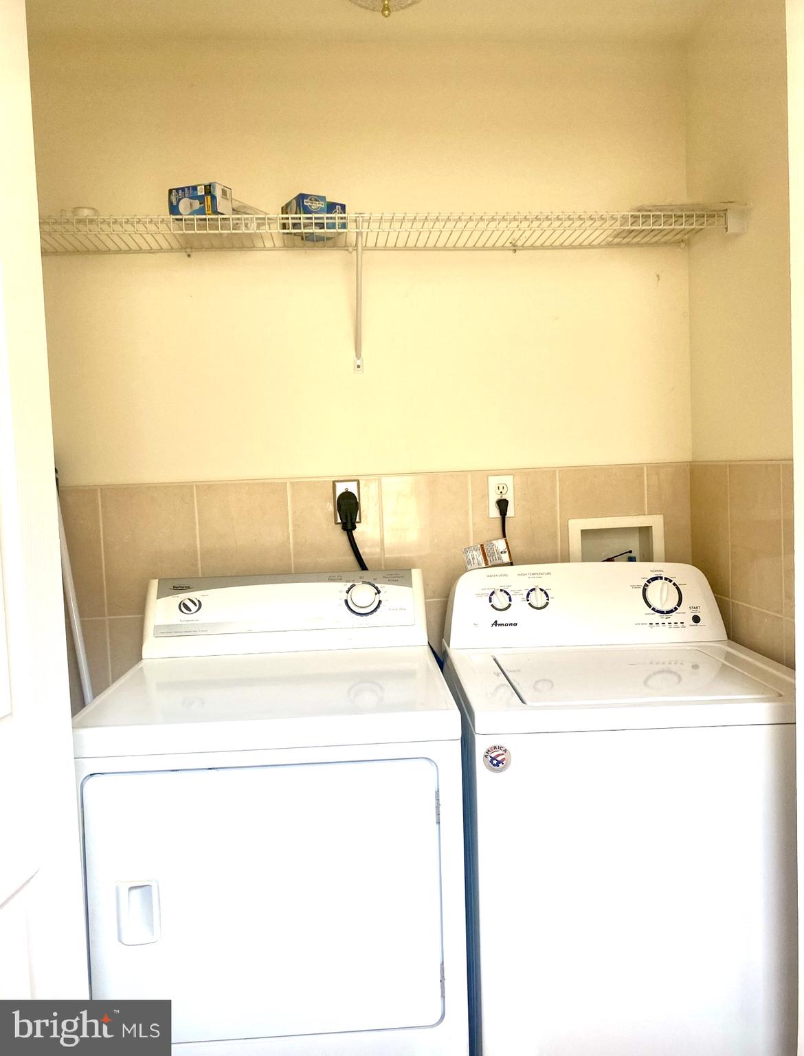 2641 North Howard Street Baltimore, MD 21218 - Photo 4 of 8 a utility room with dryer and washer