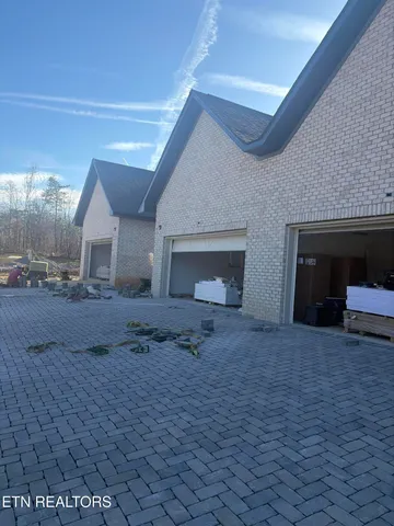 $699,900 | 633 October Glory Lane, Knoxville, TN 37934