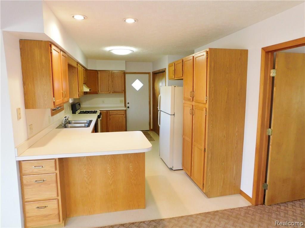117 Elm Road North Webberville, MI 48892 - Photo 6 of 9