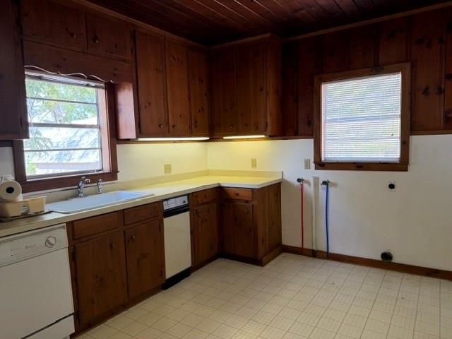 7000 Briar Road Azle, TX 76020 - Photo 16 of 18 Washer and dryer space