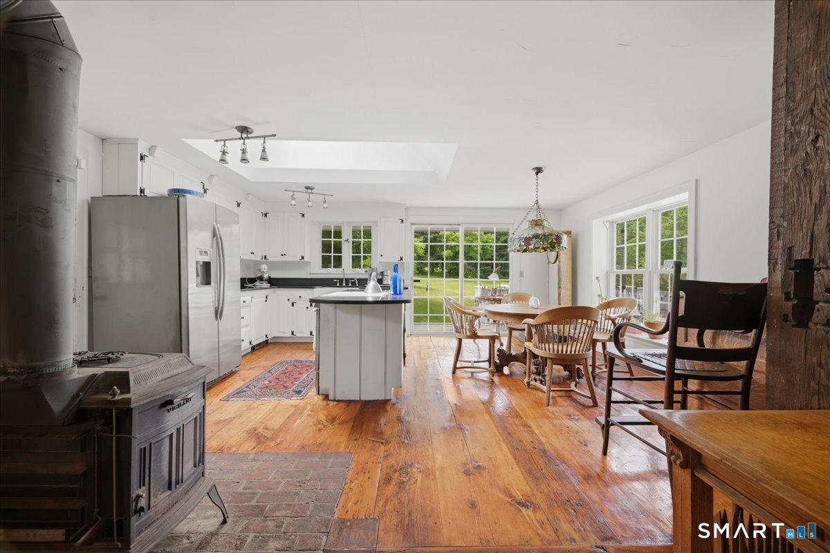 8 Meeting House Road Haddam, CT 06438 - Photo 19 of 40 Kitchen with island