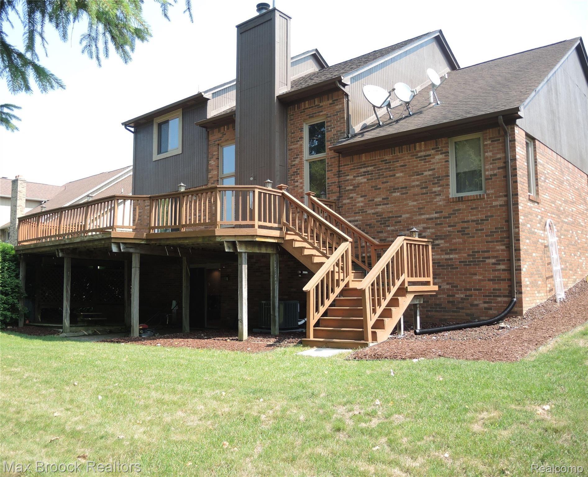 1240 Bembridge Drive Rochester, MI 48307 - Photo 39 of 48 HUGE WALK-UP DECK