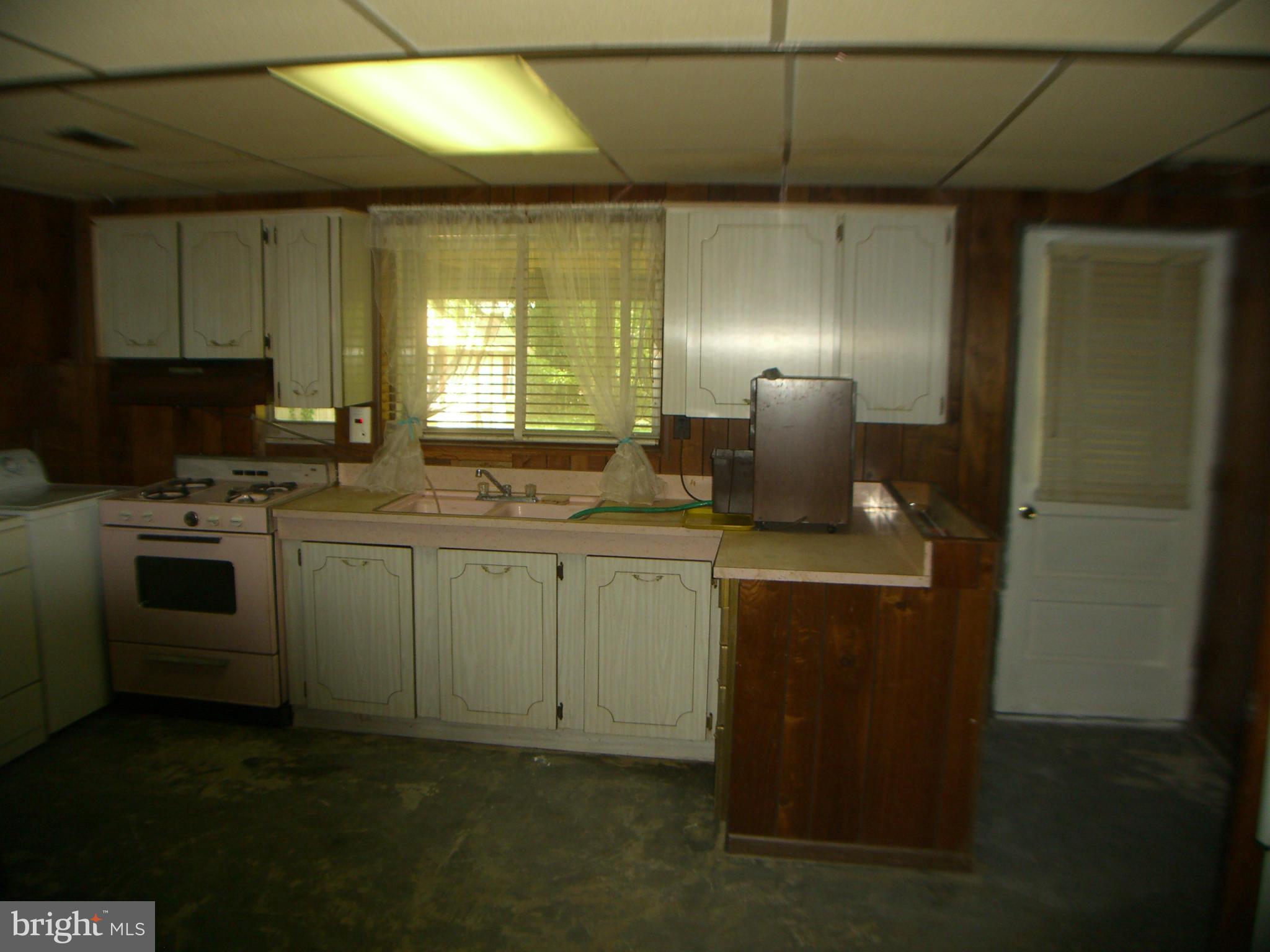 11304 Brandywine Road Clinton, MD 20735 - Photo 18 of 22 Basement Kitchen