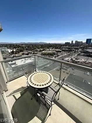 $2,600 | 900 South Las Vegas Boulevard, Unit 810, Las Vegas, NV 89101