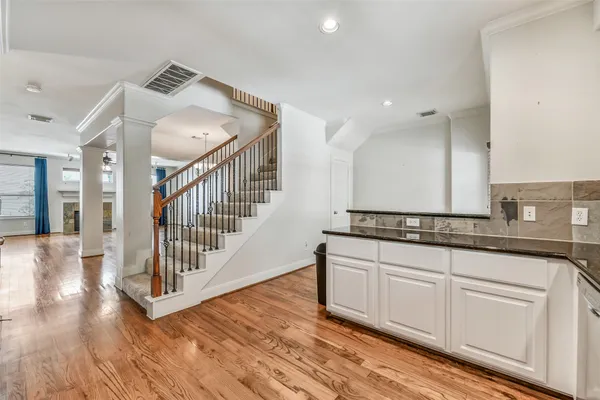 $3,000 | 326 Malone Street, Houston, TX 77007