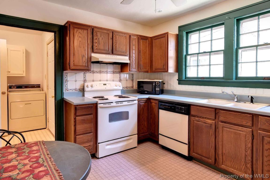 77 Raleigh Road Newport News, VA 23601 - Photo 6 of 28 ARC_0133_4_5copy