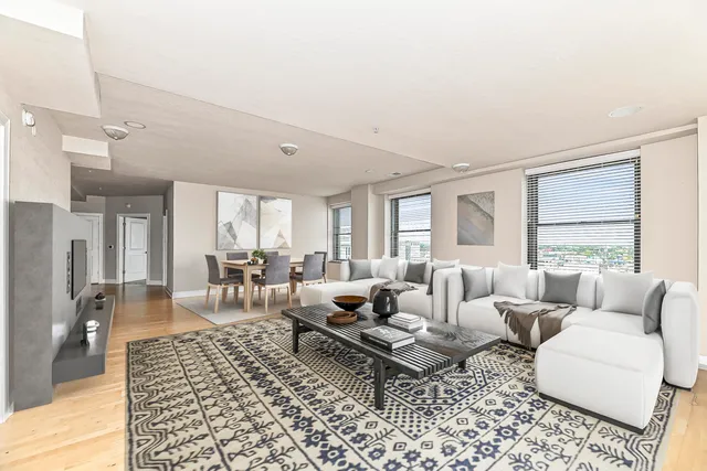 $324,900 | 606 West Wisconsin Avenue, Unit 1702, Milwaukee, WI 53203