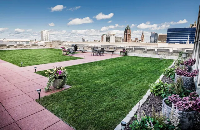 $324,900 | 606 West Wisconsin Avenue, Unit 1702, Milwaukee, WI 53203