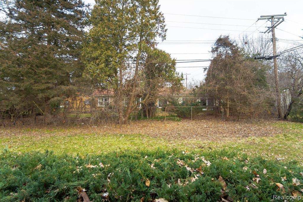16010 West 13 Mile Road Beverly Hills, MI 48025 - Photo 20 of 21