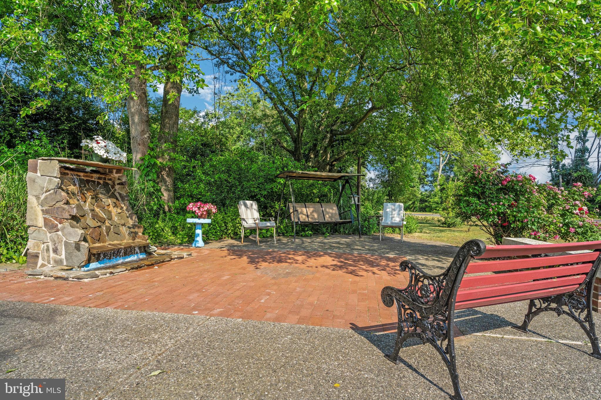 1776 Church Road Southampton, NJ 08088 - Photo 4 of 32 a view of a backyard with sitting area