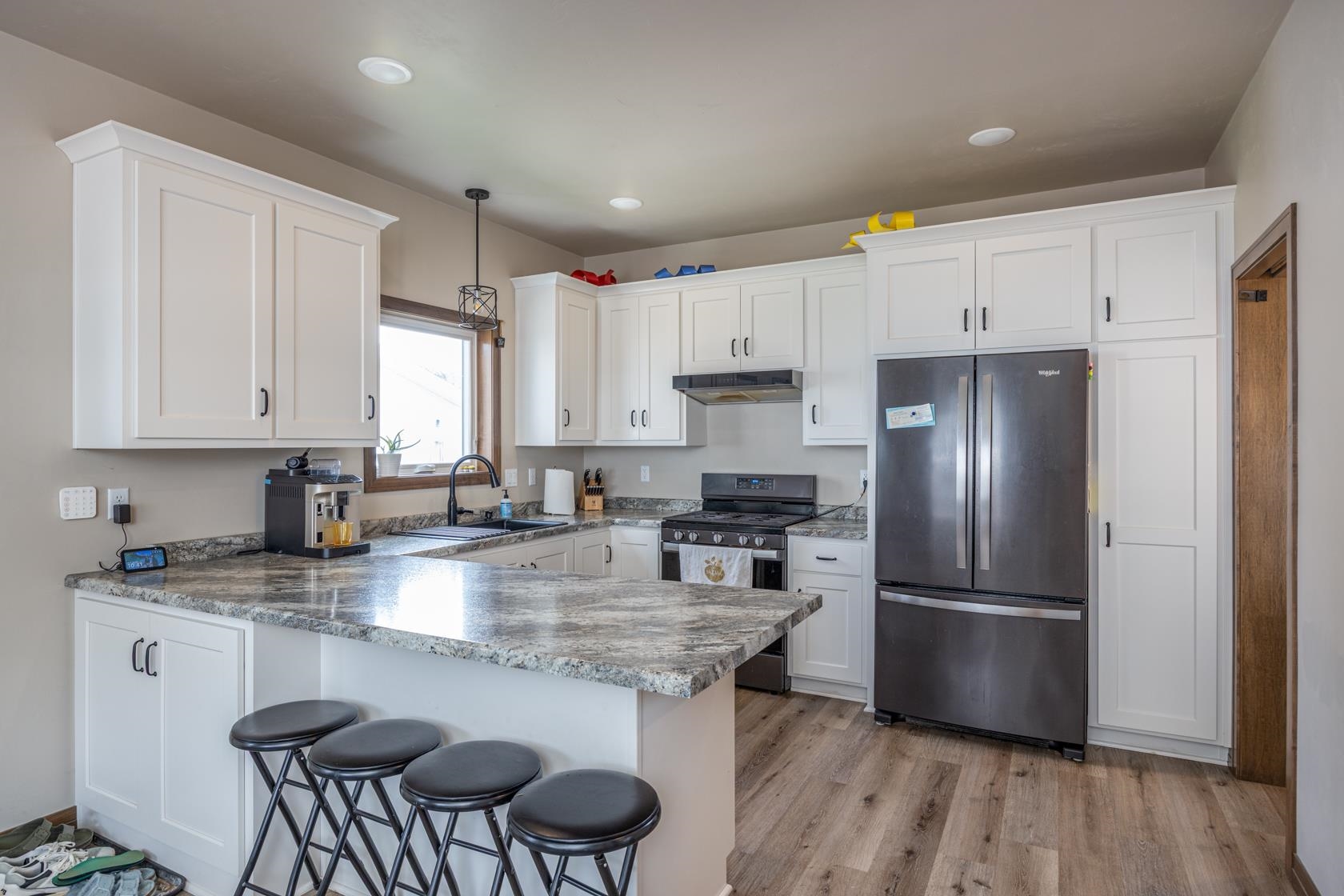 1255 Cherry Street Green Bay, WI 54301 - Photo 2 of 30