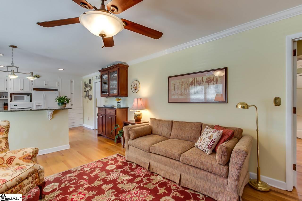 16 Rollingreen Road Greenville, SC 29615 - Photo 18 of 36 Gallery Image 18