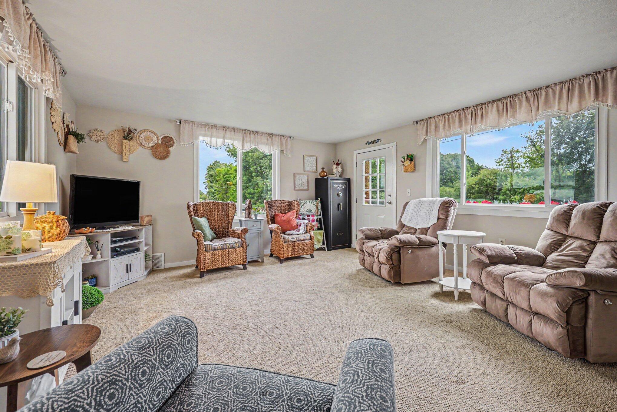 7780 West Cutler Road Lakeview, MI 48850 - Photo 6 of 27 007_file_8617