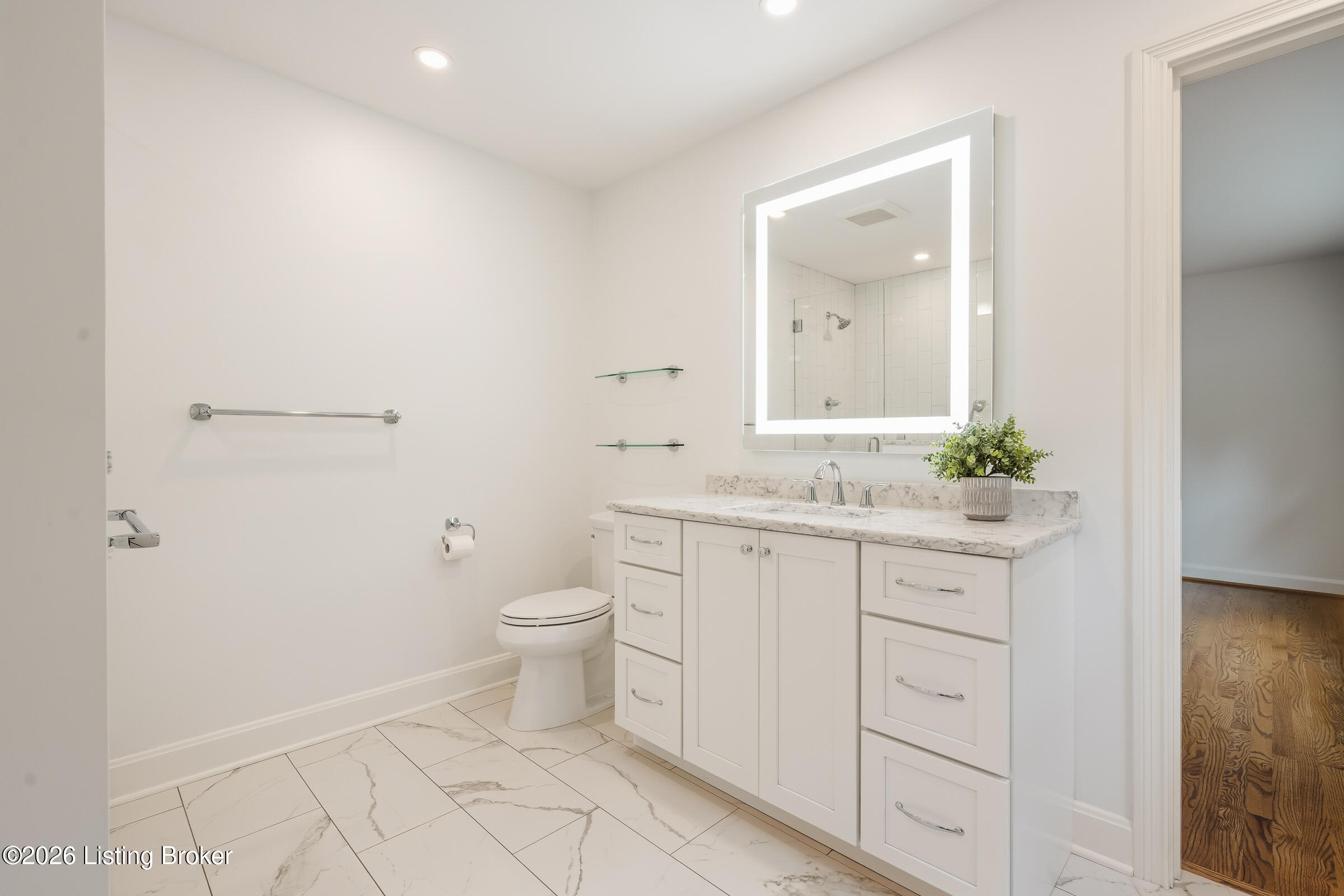 162 Arrowhead Road Louisville, KY 40207 - Photo 30 of 50 Bath