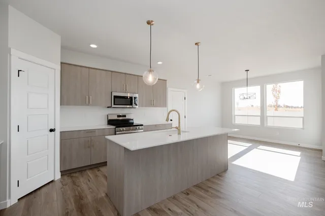 $569,990 | 17381 North Aspen Springs Way, Nampa, ID 83687