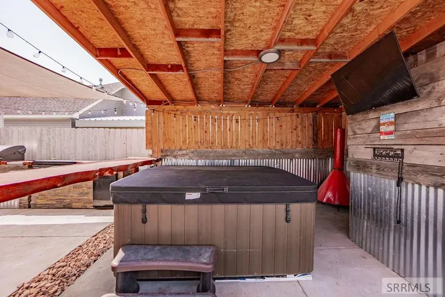 $549,900 | 1557 North Quinn Creek Road, Idaho Falls, ID 83401