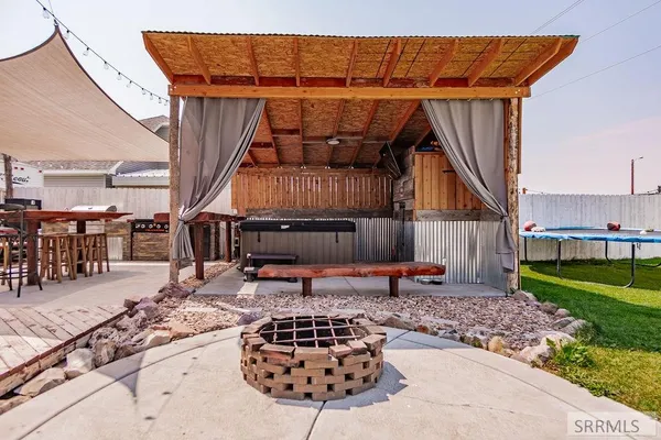$549,900 | 1557 North Quinn Creek Road, Idaho Falls, ID 83401