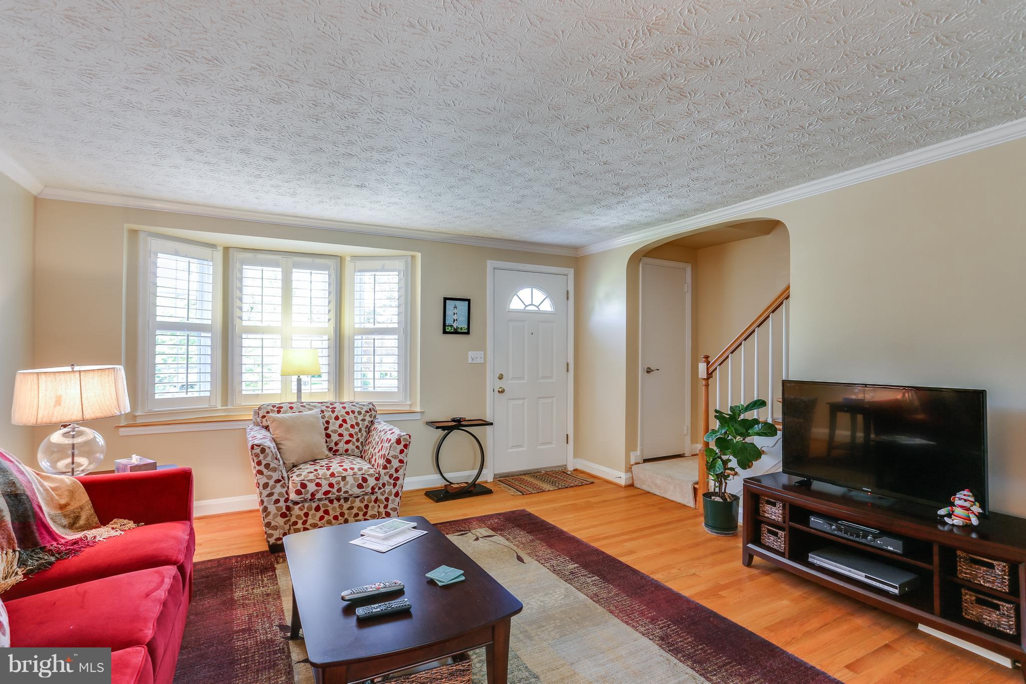 7019 Heathfield Road Baltimore, MD 21212 - Photo 2 of 30 Living Room