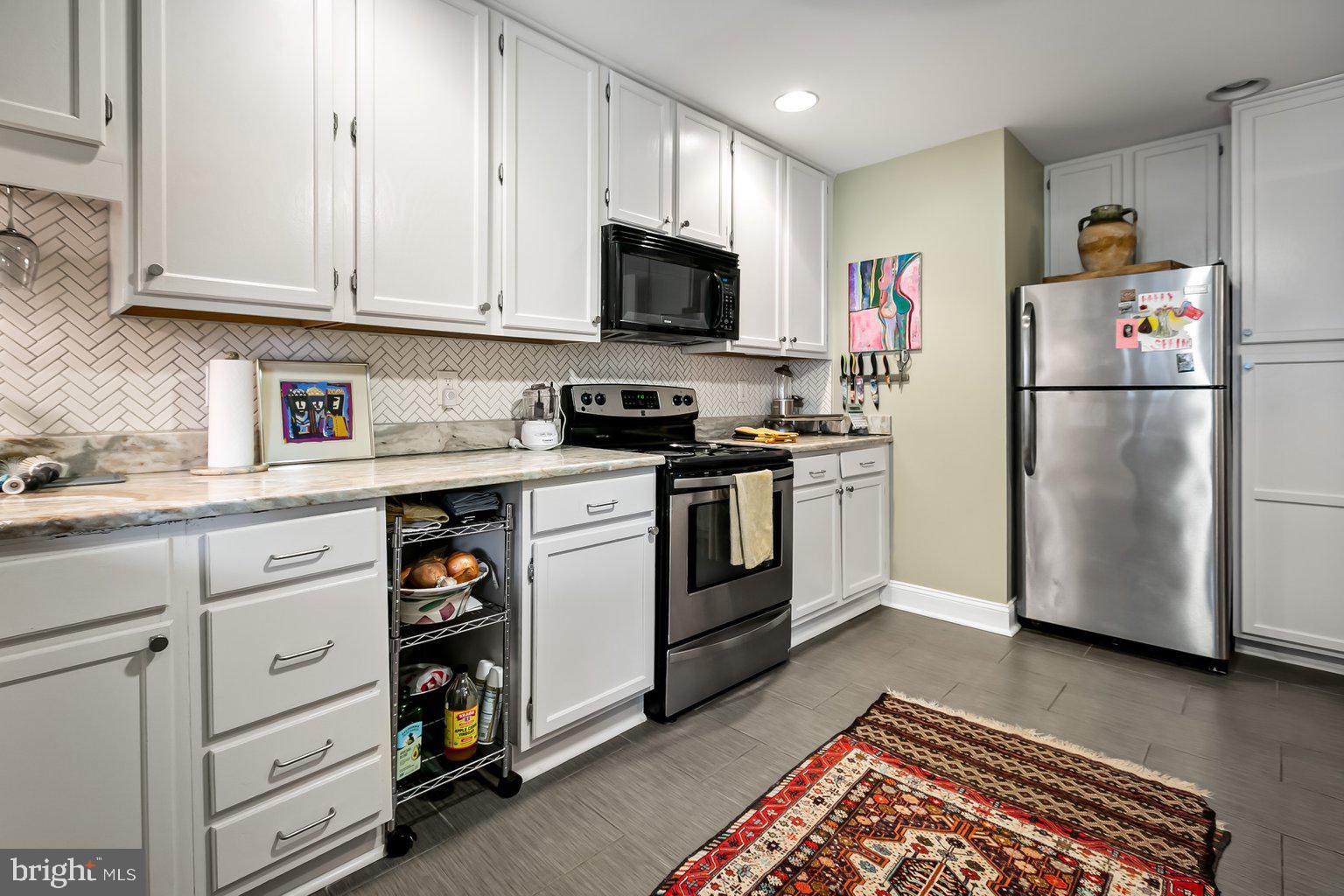 610 Somerset Road, Unit 302 Baltimore, MD 21210 - Photo 18 of 35