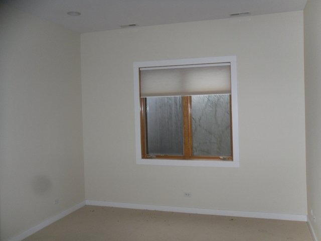 132 Old Dundee Road Barrington, IL 60010 - Photo 19 of 22 a bathroom with a window