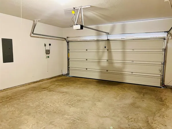 $1,995 | 812 Peaceful Brook Drive, Fort Worth, TX 76140