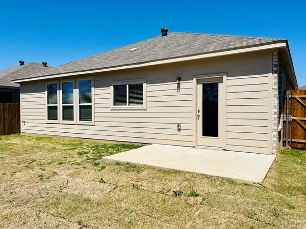 $1,995 | 812 Peaceful Brook Drive, Fort Worth, TX 76140