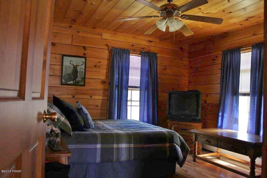 293 Deer Run Road Hawley, PA 18428 - Photo 14 of 24 14-2nd bedroom