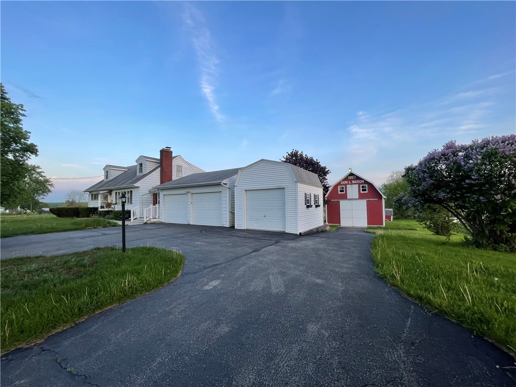 2069 Reed Road Bergen, NY 14416 - Photo 4 of 42