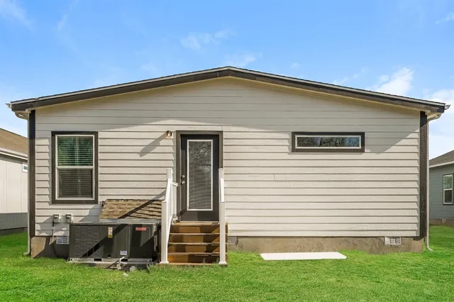 $2,125 | 2104 Belzise Terrace, Fort Worth, TX 76104