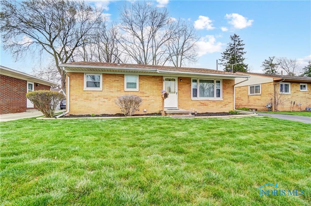 1106 Rosedale Street Maumee, OH 43537 - Photo 2 of 41 Gallery Image 2