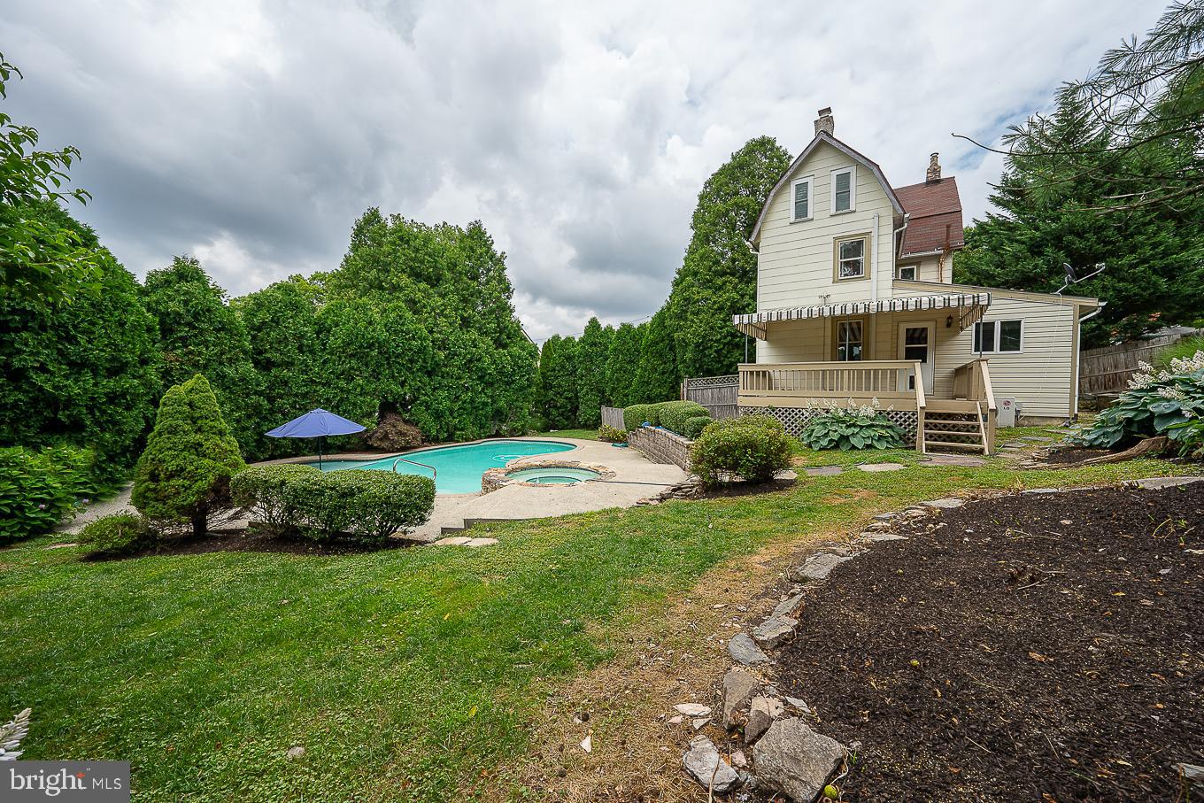912 Henry Avenue Wayne, PA 19087 - Photo 14 of 67 Backyard