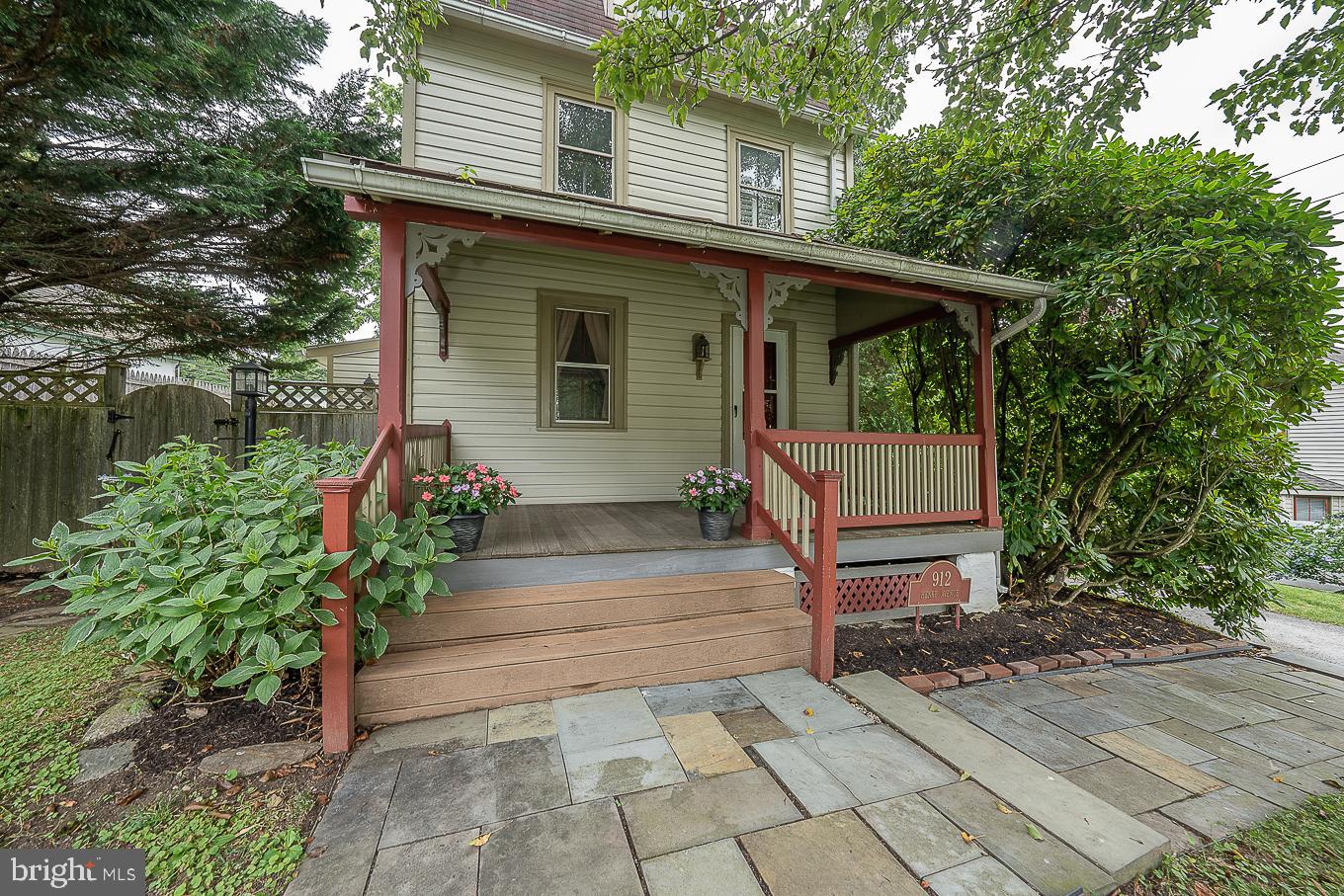912 Henry Avenue Wayne, PA 19087 - Photo 16 of 67 Front Porch