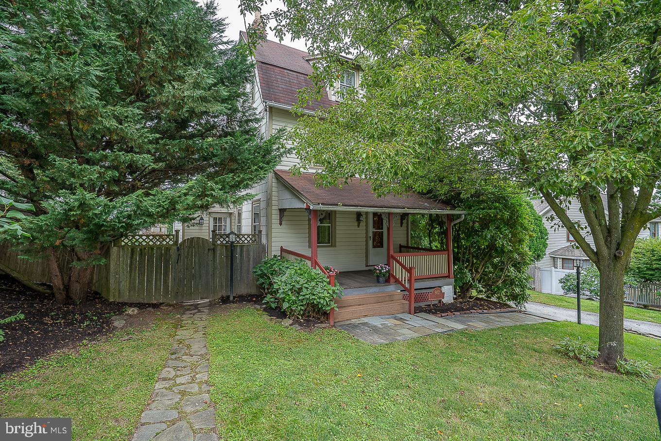 912 Henry Avenue Wayne, PA 19087 - Photo 2 of 67 Curb view