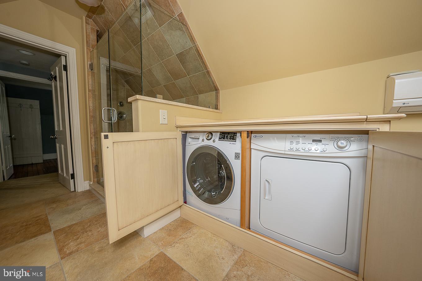 912 Henry Avenue Wayne, PA 19087 - Photo 23 of 67 3rd floor laundry