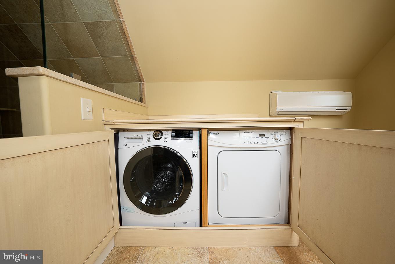 912 Henry Avenue Wayne, PA 19087 - Photo 25 of 67 3rd floor laundry
