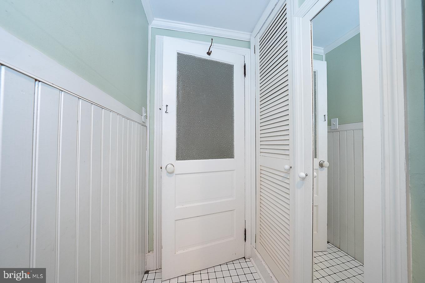 912 Henry Avenue Wayne, PA 19087 - Photo 26 of 67 Bathroom 2