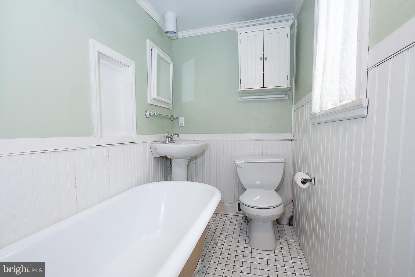 912 Henry Avenue Wayne, PA 19087 - Photo 27 of 67 Bathroom 2