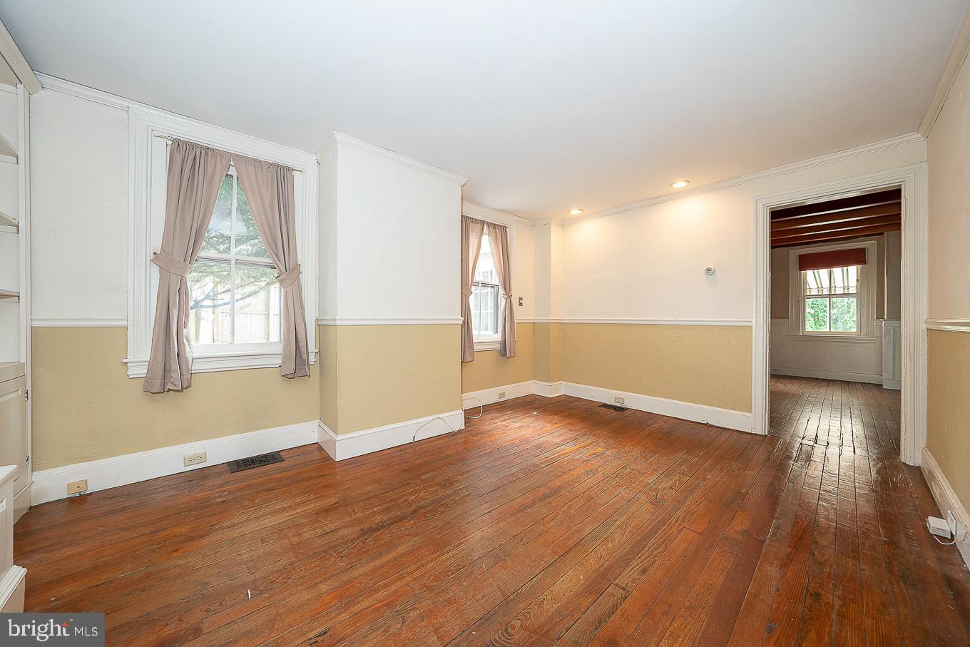 912 Henry Avenue Wayne, PA 19087 - Photo 37 of 67 Living room