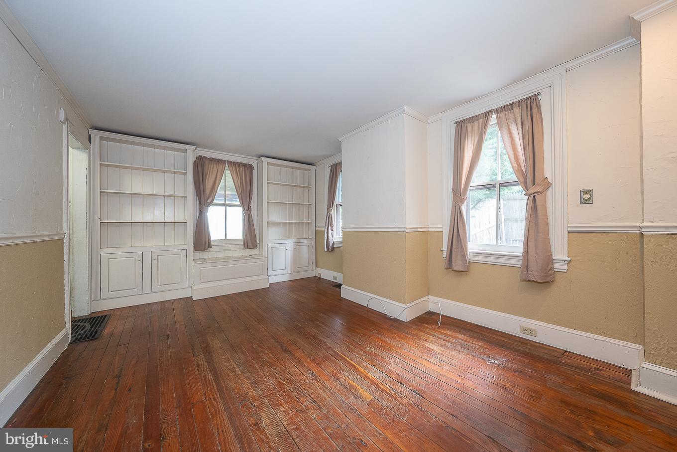 912 Henry Avenue Wayne, PA 19087 - Photo 40 of 67 Living room