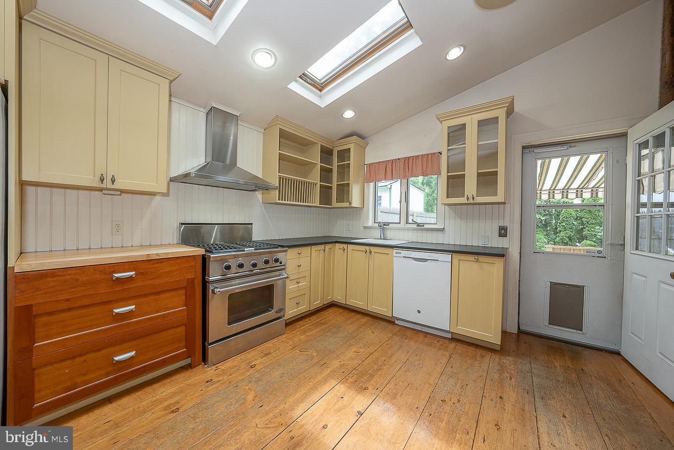 912 Henry Avenue Wayne, PA 19087 - Photo 52 of 67 Kitchen
