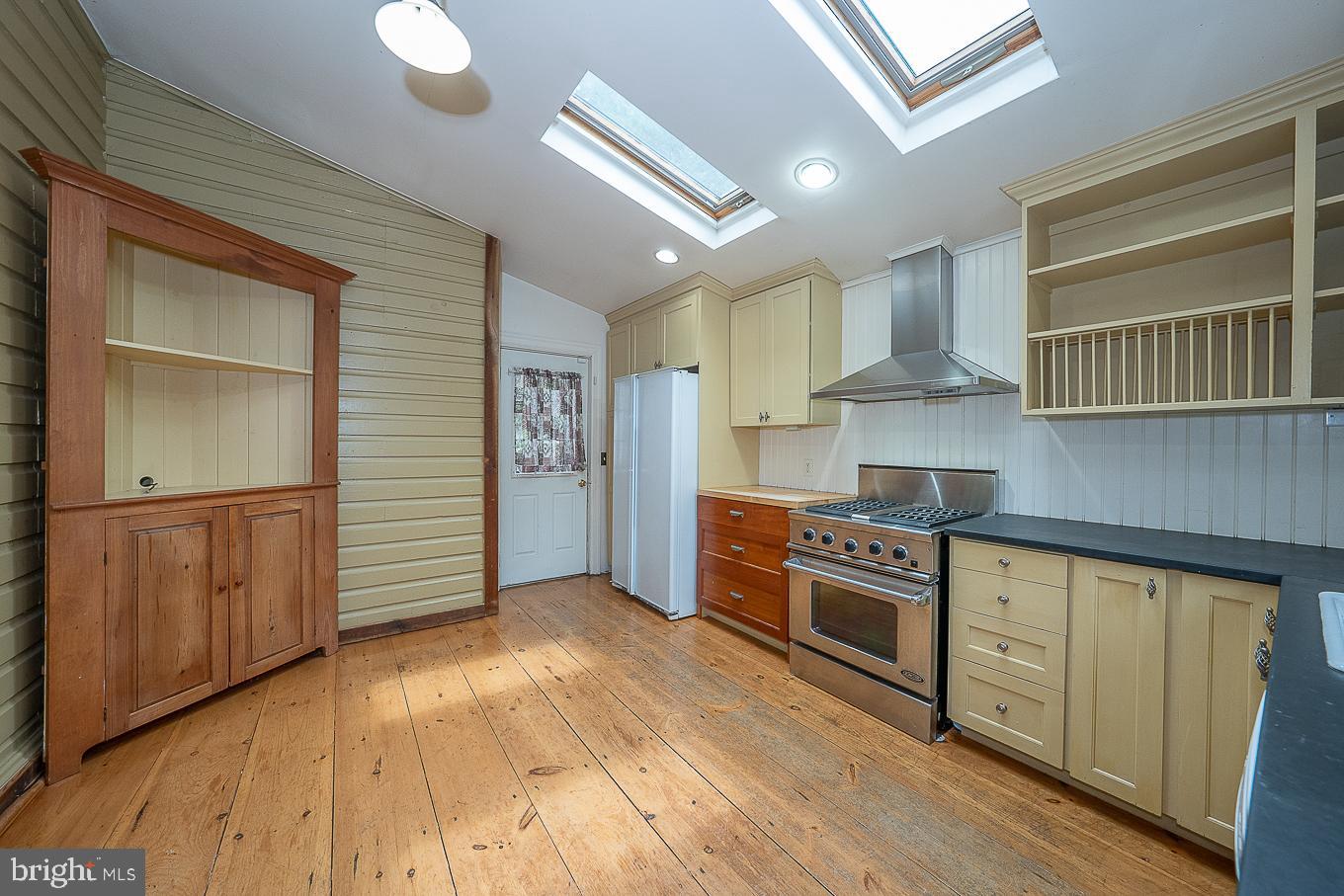 912 Henry Avenue Wayne, PA 19087 - Photo 57 of 67 Kitchen