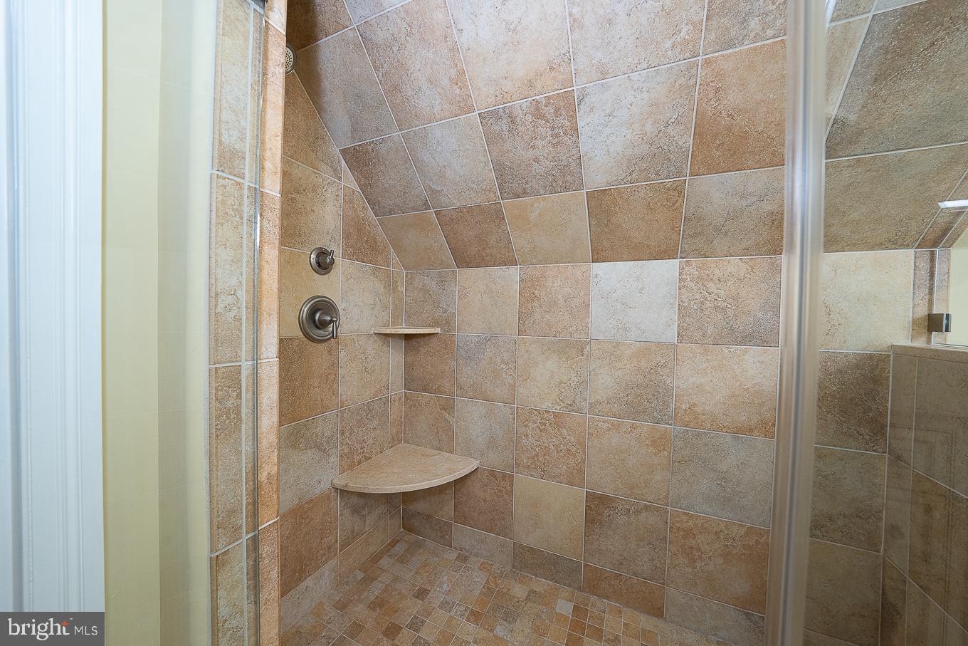912 Henry Avenue Wayne, PA 19087 - Photo 64 of 67 Primary bath