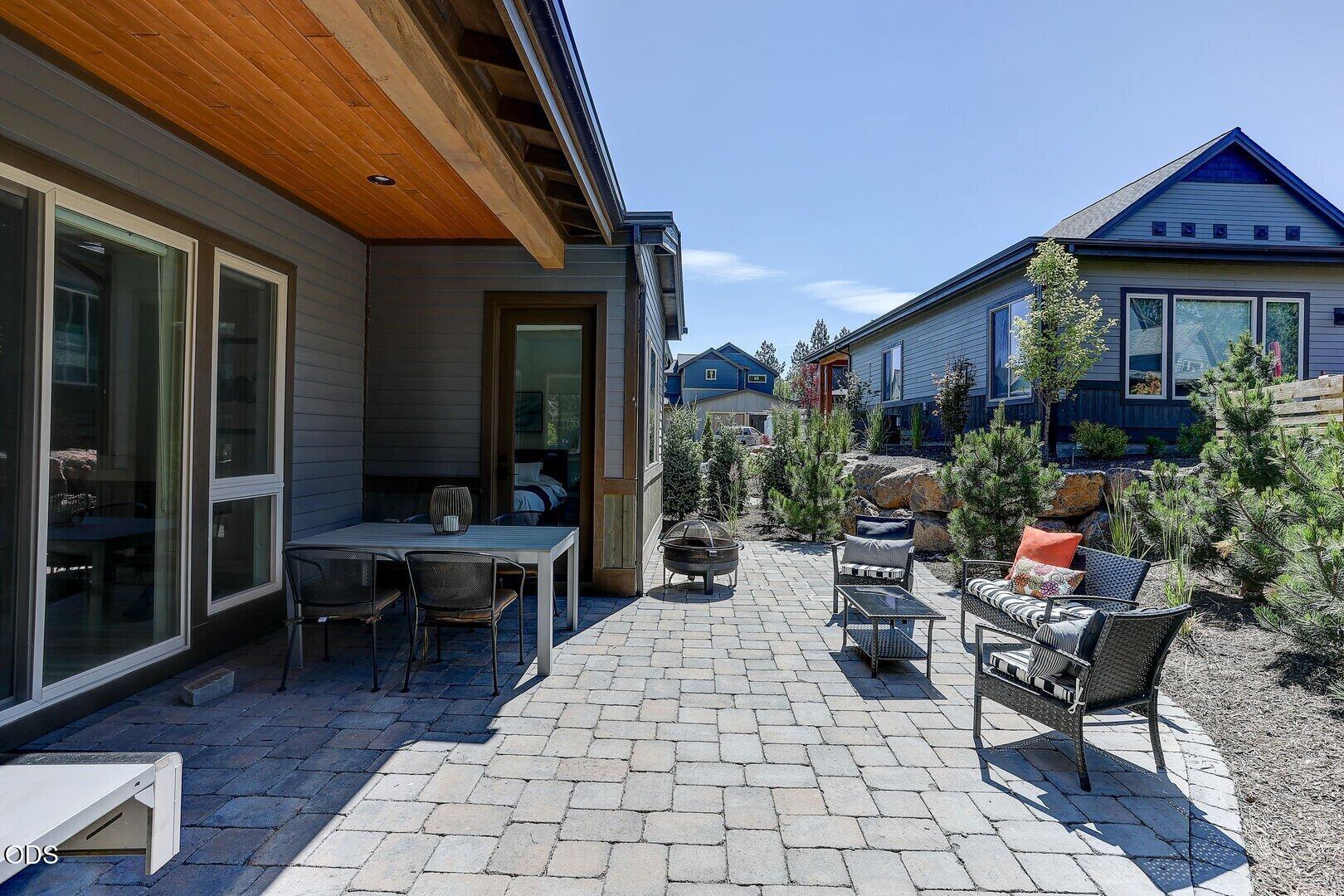 60457 Kangaroo Loop Bend, OR 97702 - Photo 10 of 15