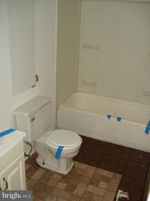 810 Windstream Way, Unit B Edgewood, MD 21040 - Photo 12 of 23 Bath