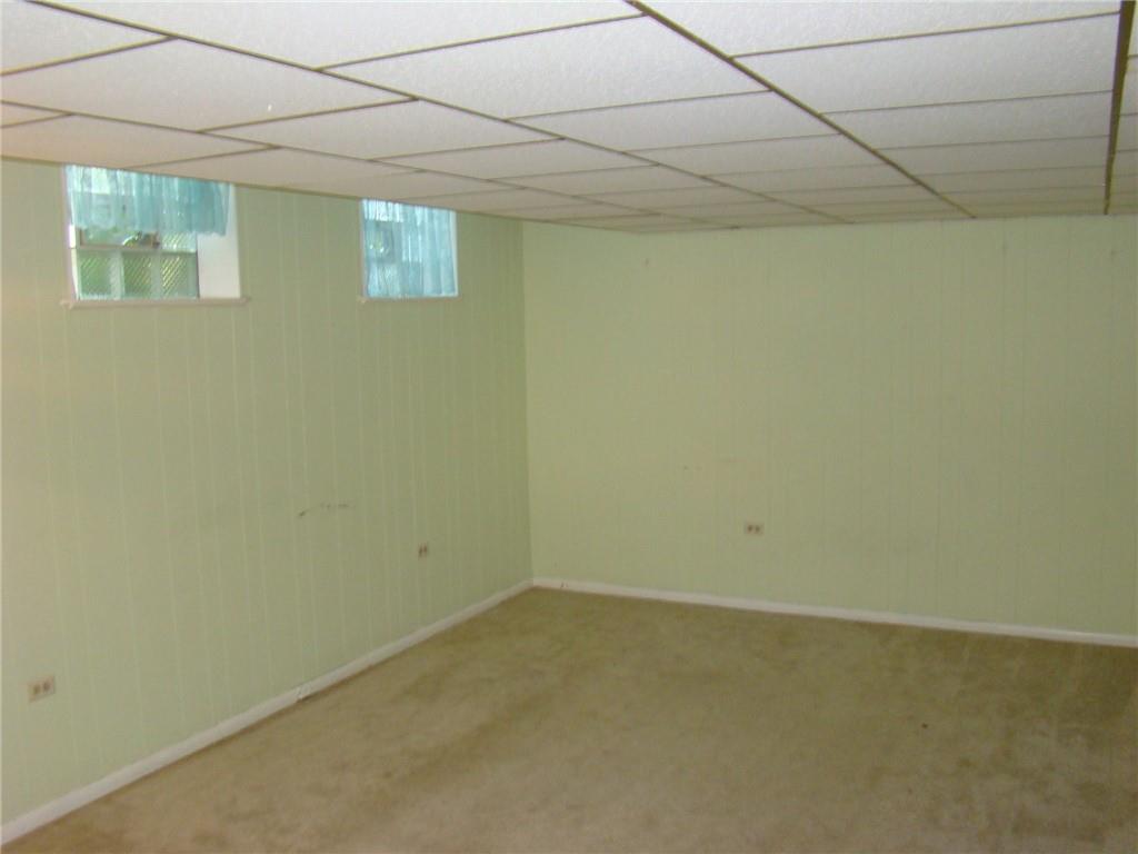 220 McGregor Drive Verona, PA 15147 - Photo 22 of 25 a small space with a window