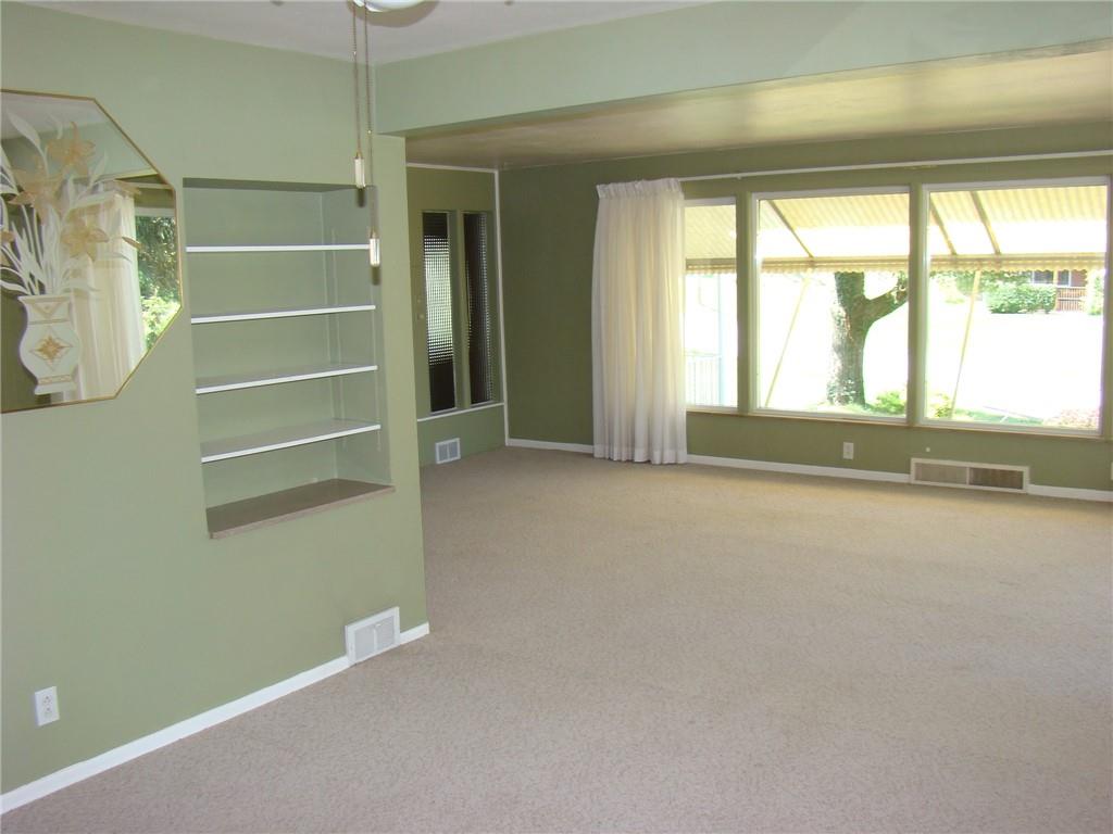 220 McGregor Drive Verona, PA 15147 - Photo 10 of 25 a view of room with window and a ceiling fan