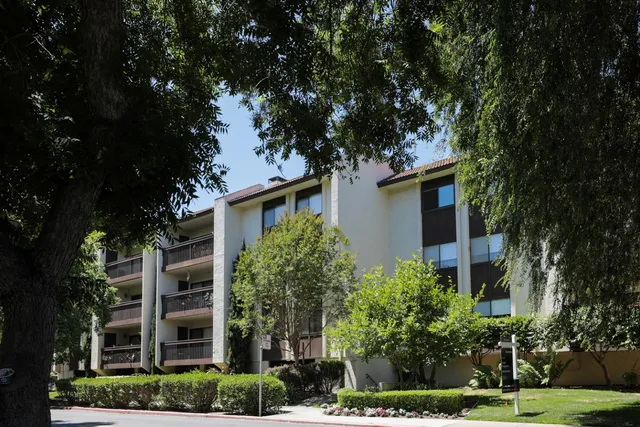 $5,800 | 226 West Edith Avenue, Unit 15, Los Altos, CA 94022